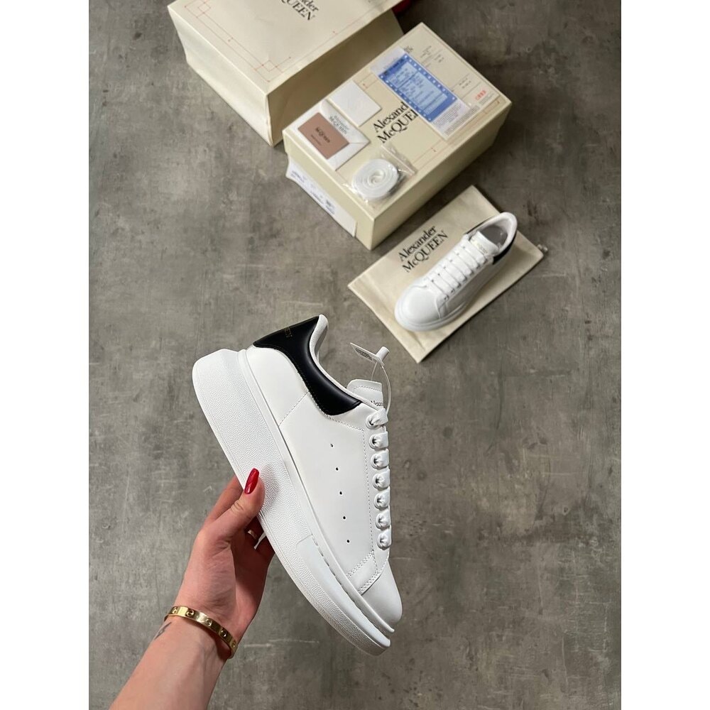 Alexander McQueen Classic