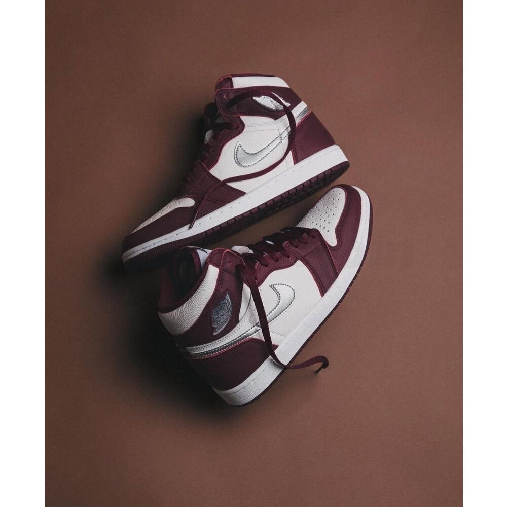NIKE AIR JORDAN 1 RETRO HIGH OG BORDEAUX