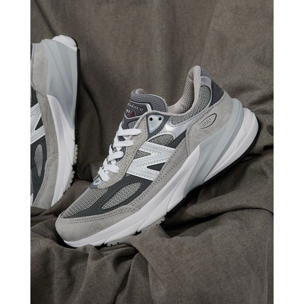 New Balance 990 v6 Grey