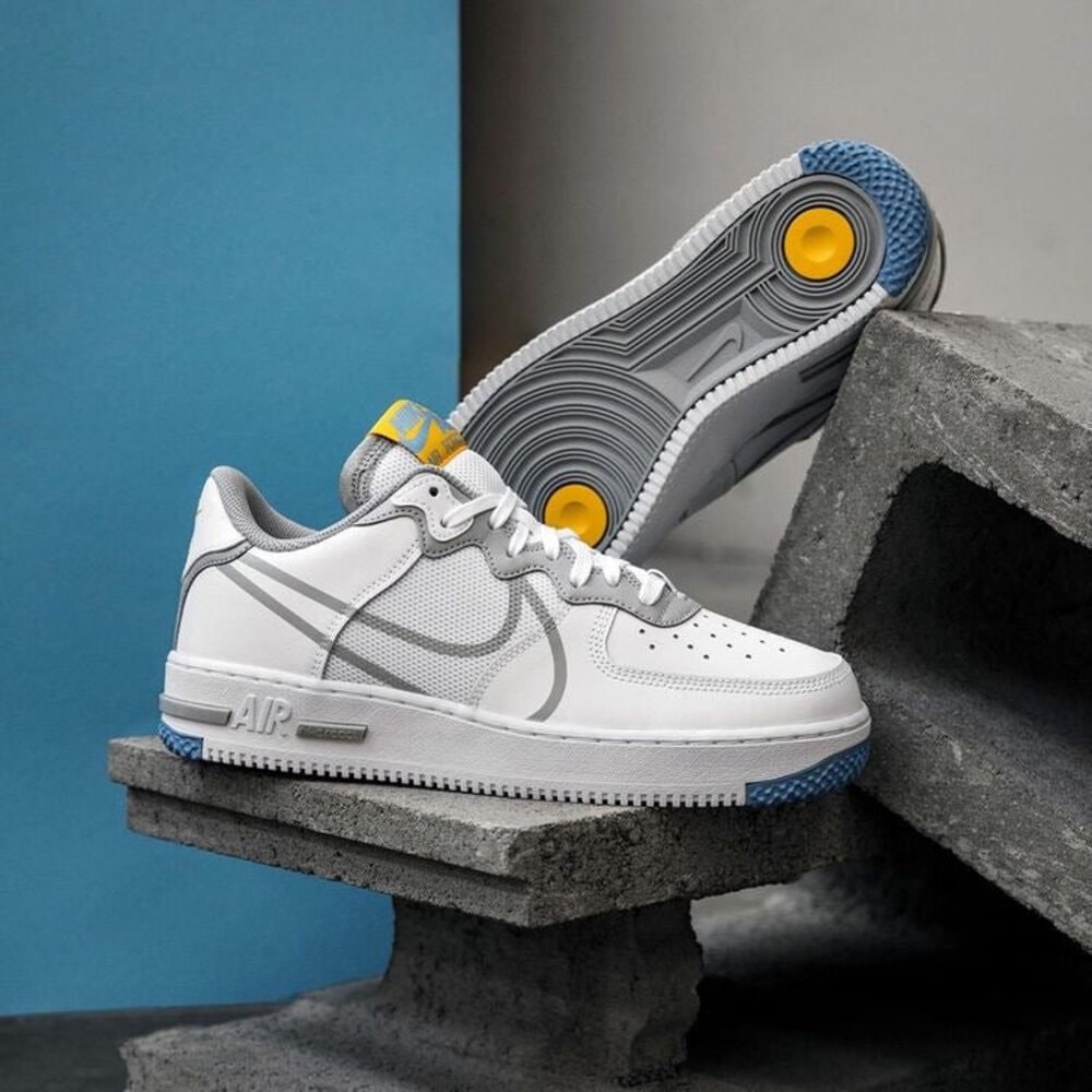 Nike Air Force 1 React Light Smoke Grey