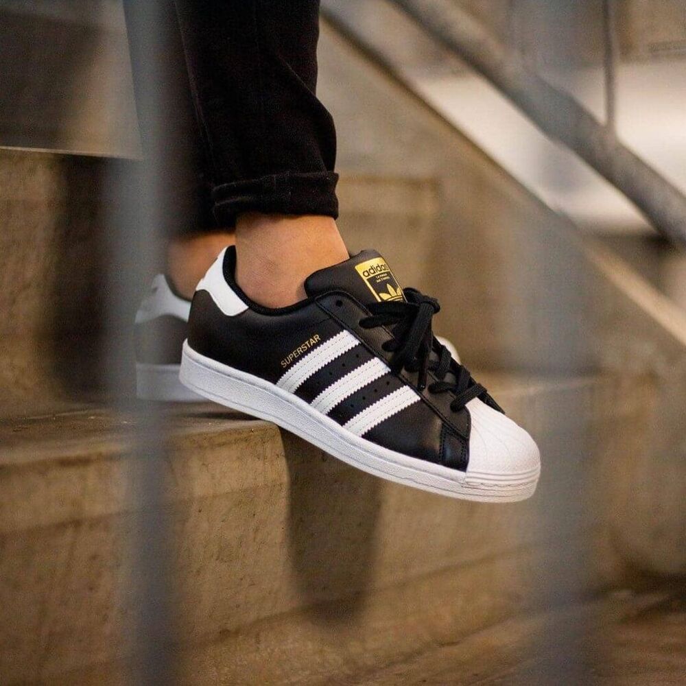 Adidas Süperstar “Core Black”
